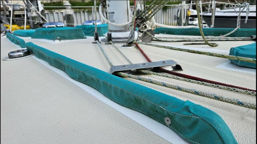 1987 Tartan 37 - Photo 10