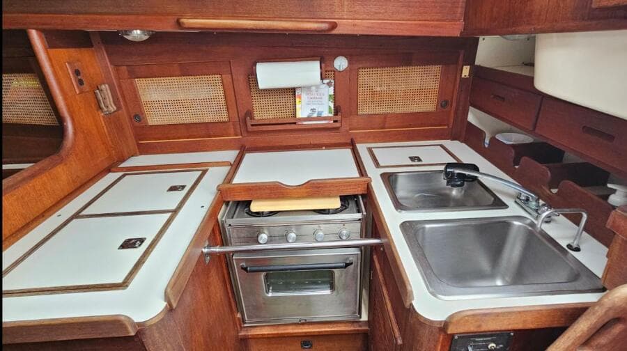 1987 Tartan 37 - Photo 24