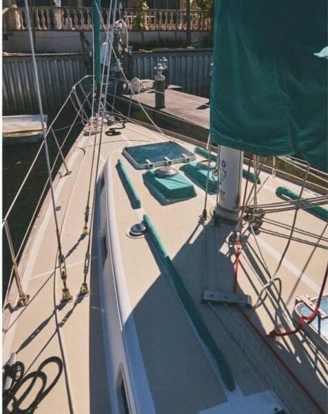 1987 Tartan 37 - Photo 7