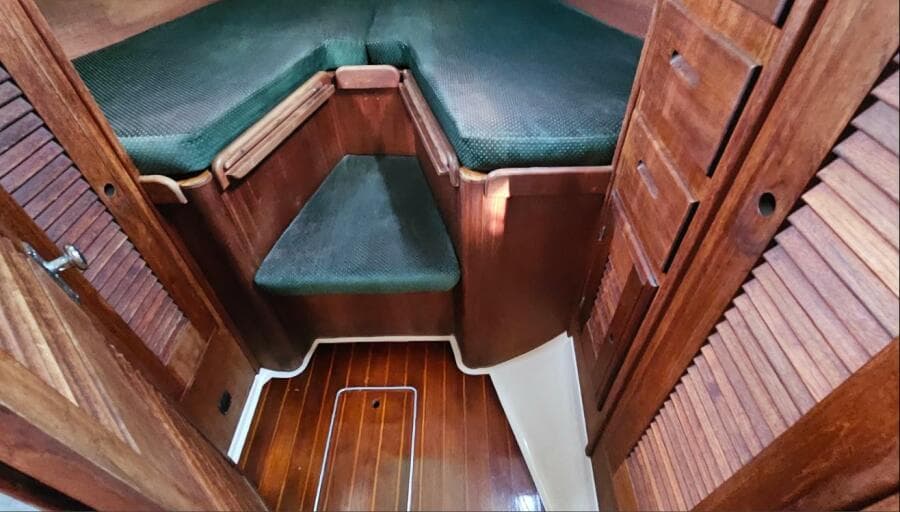 1987 Tartan 37 - Photo 43