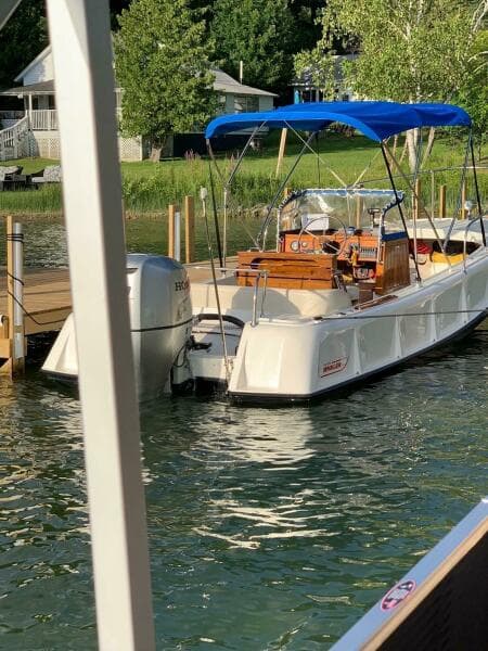 1972 Boston Whaler 21 Outrage Rib Side
