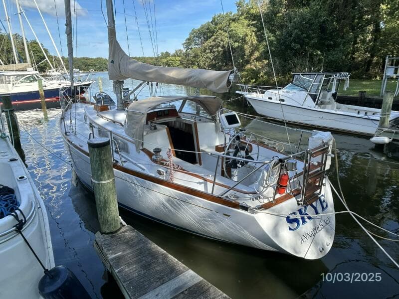 35' Bristol port aft profile