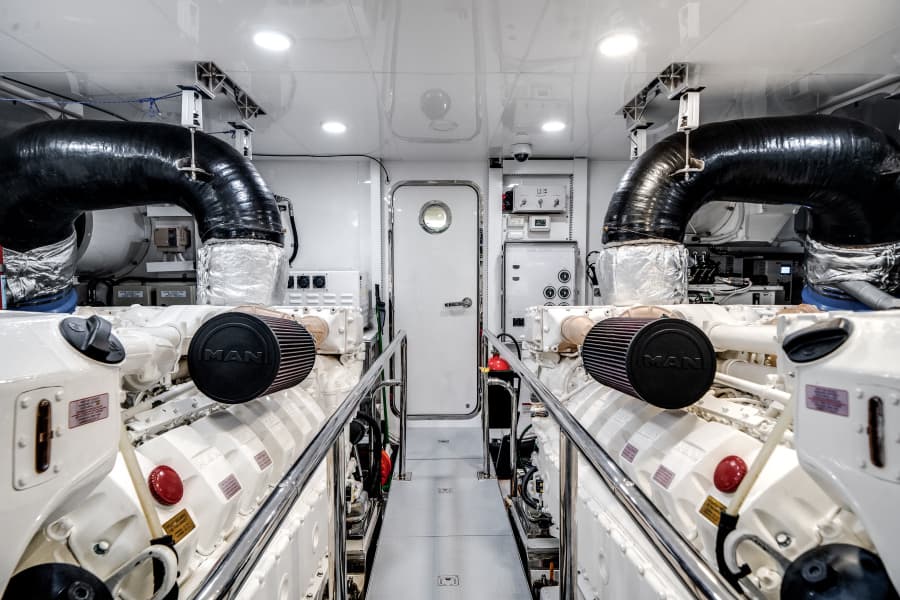 2022 Ocean Alexander 32L