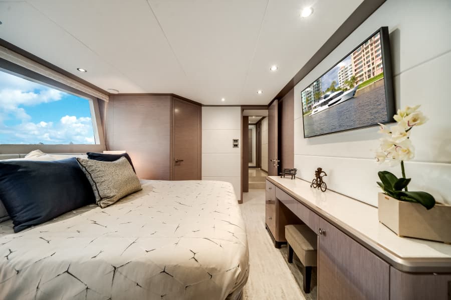 2022 Ocean Alexander 32L