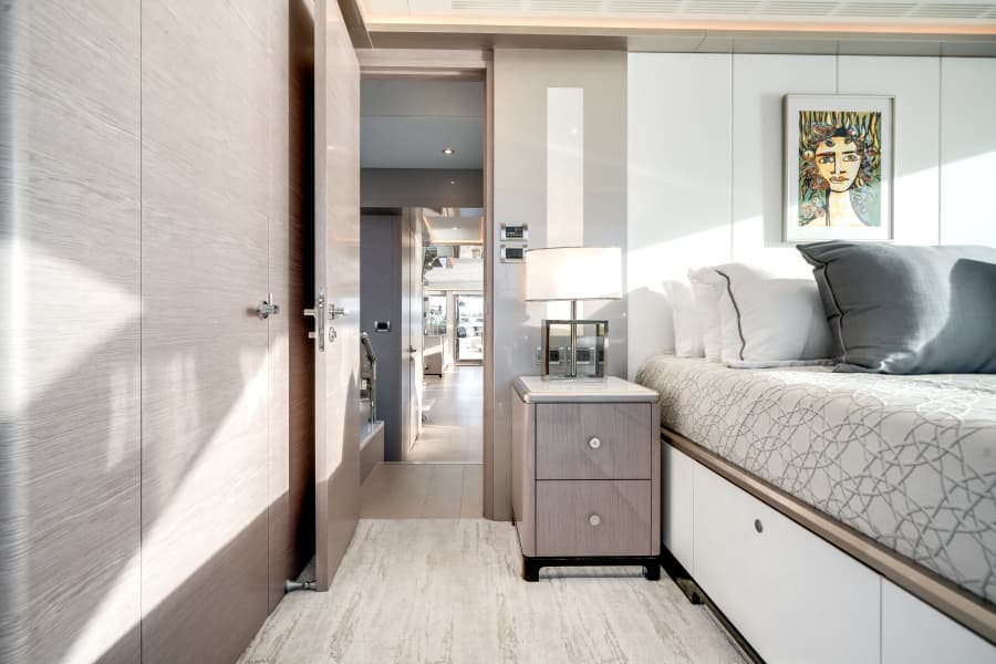 2022 Ocean Alexander 32L