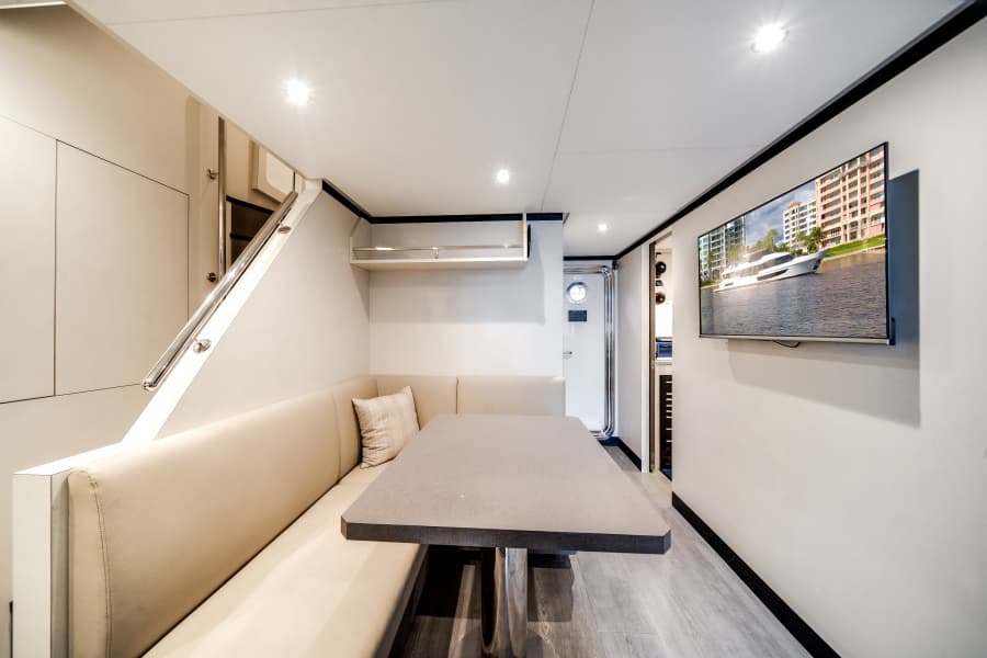 2022 Ocean Alexander 32L