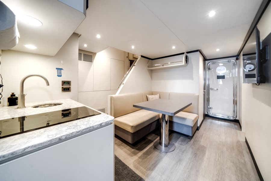 2022 Ocean Alexander 32L