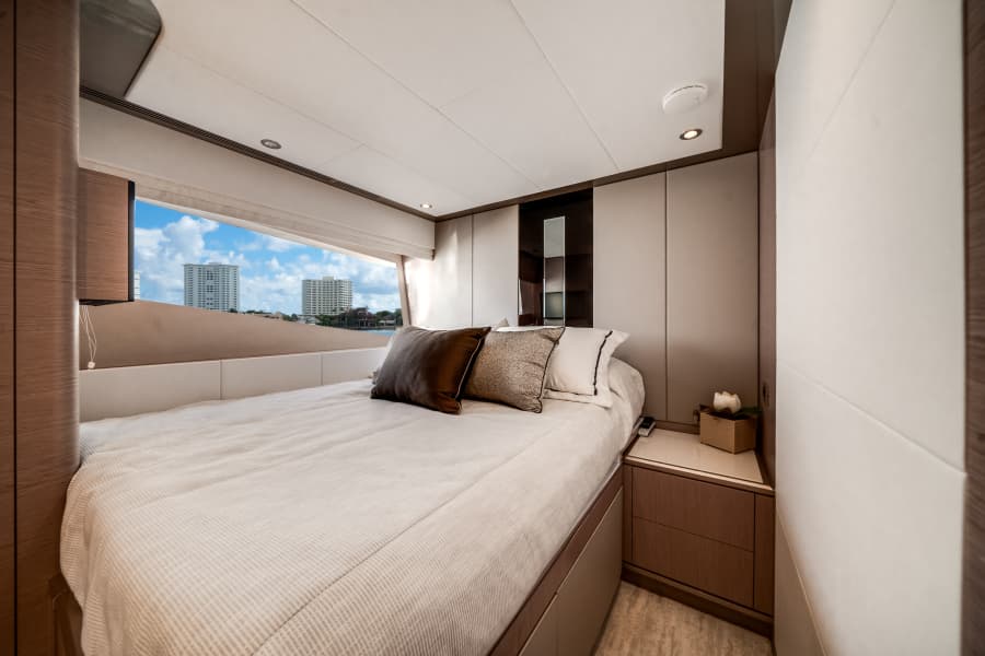 2022 Ocean Alexander 32L