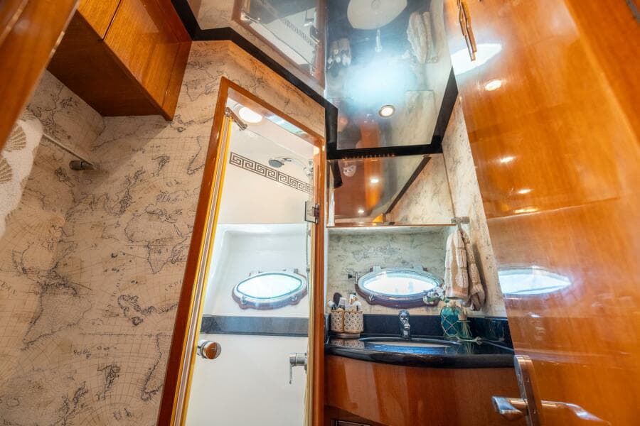 2007 Ocean Alexander 52 Sedan