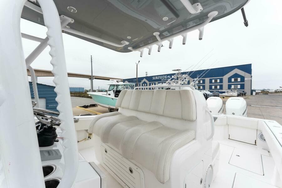 2019 Invincible 39 Open