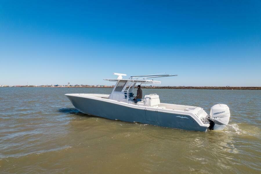 2019 Invincible 39 Open