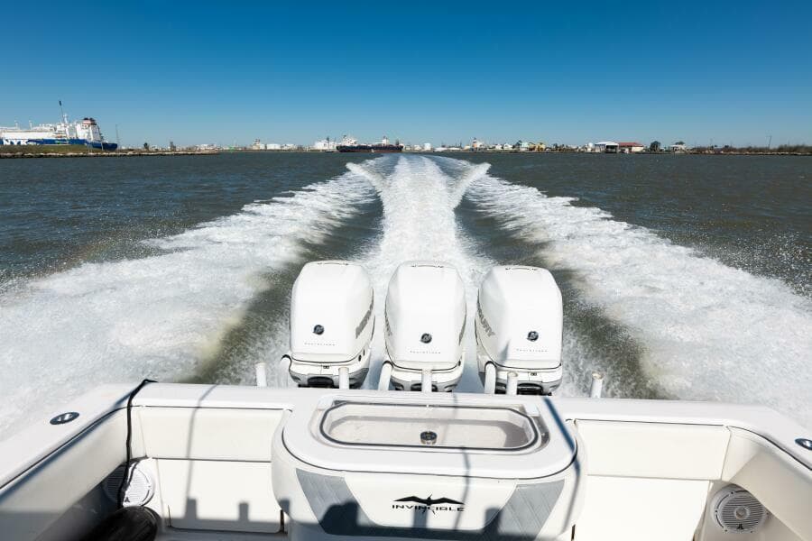 2019 Invincible 39 Open