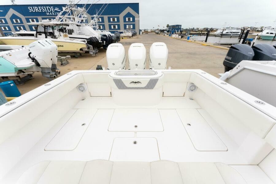 2019 Invincible 39 Open