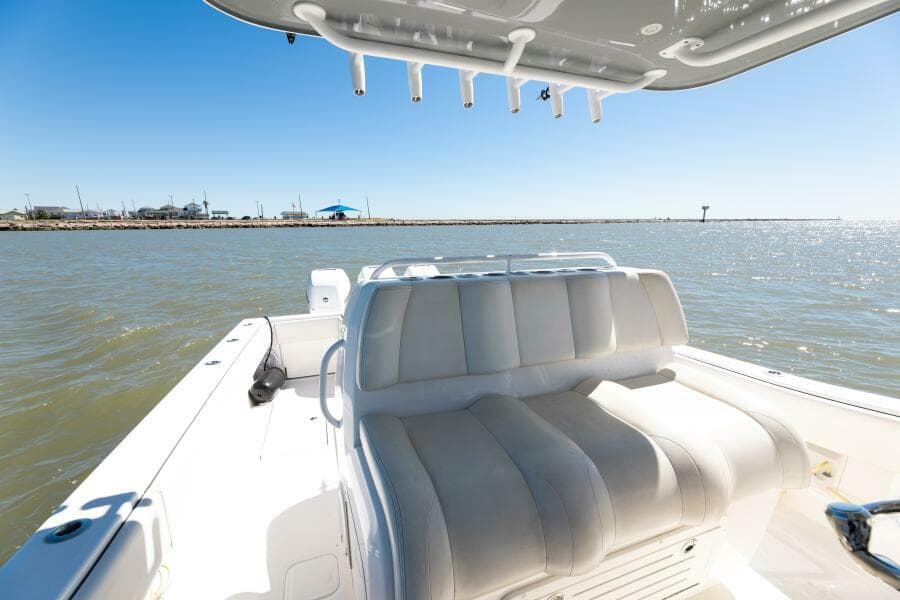 2019 Invincible 39 Open