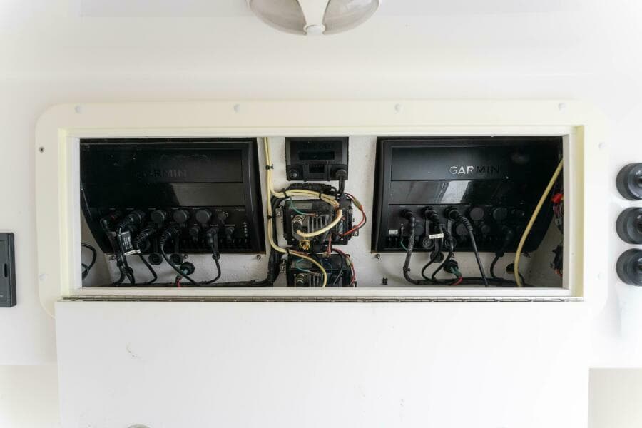 2019 Invincible 39 Open