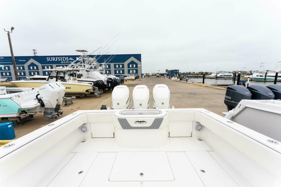 2019 Invincible 39 Open