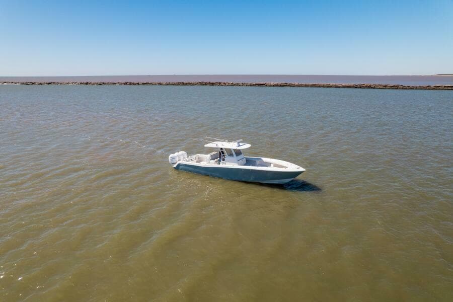 2019 Invincible 39 Open