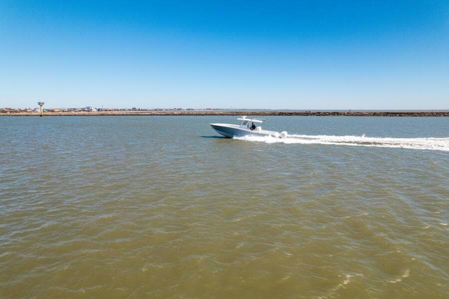 2019 Invincible 39 Open