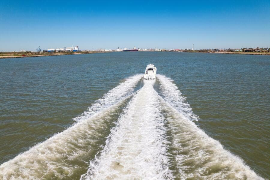 2019 Invincible 39 Open