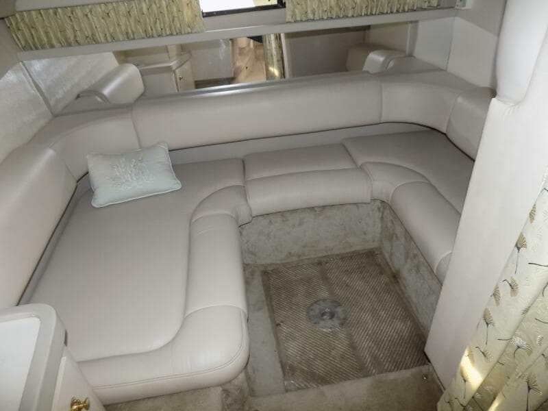 Midships compartment