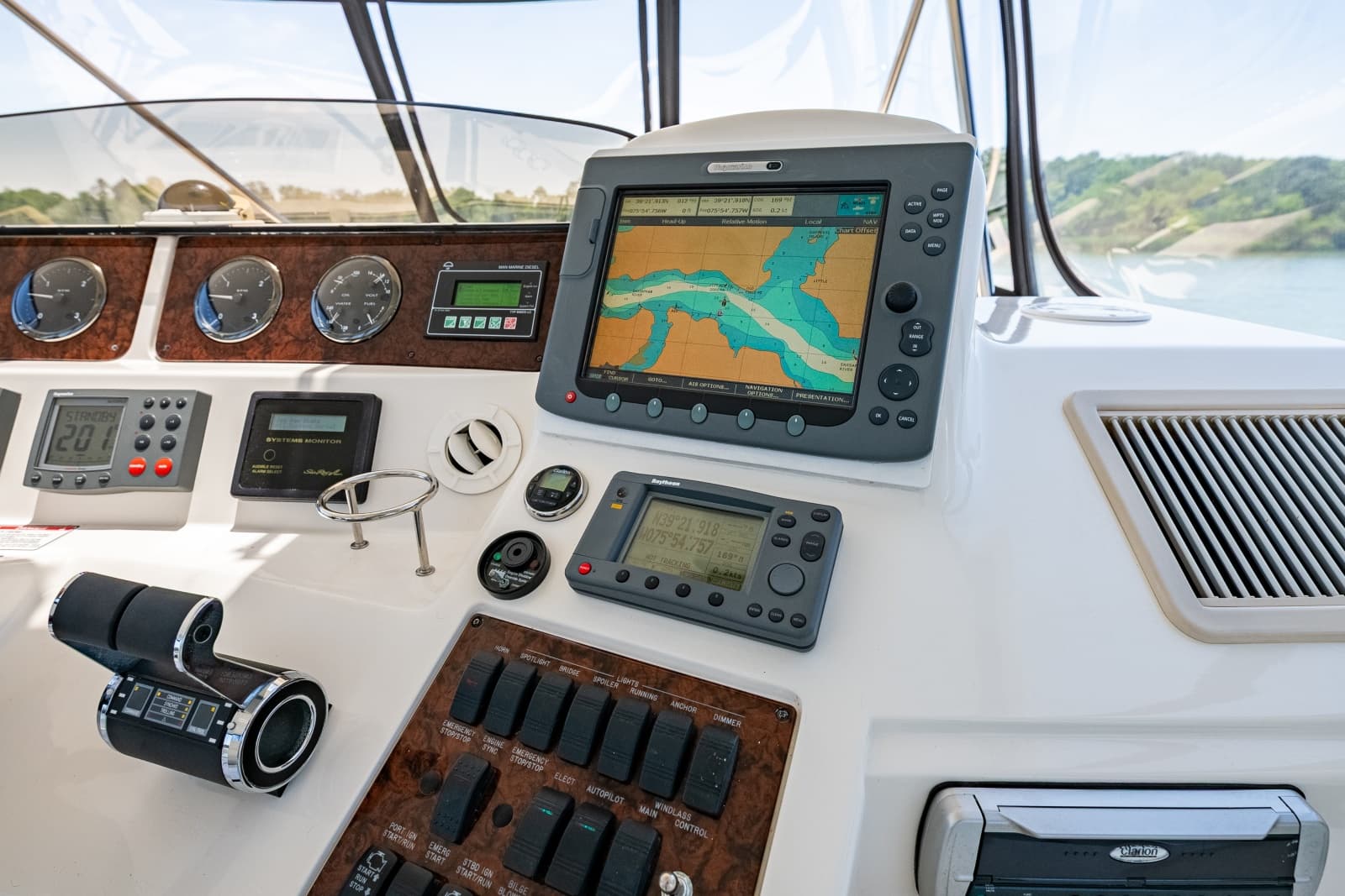 2003 Sea Ray 480 Sedan Bridge - Photo 53