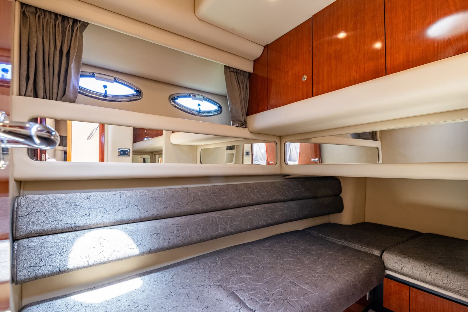 2003 Sea Ray 480 Sedan Bridge - Photo 66