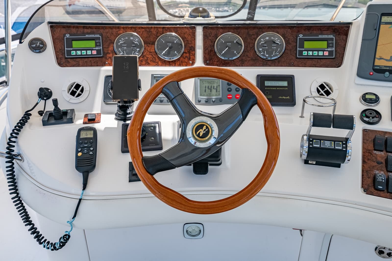 2003 Sea Ray 480 Sedan Bridge - Photo 42