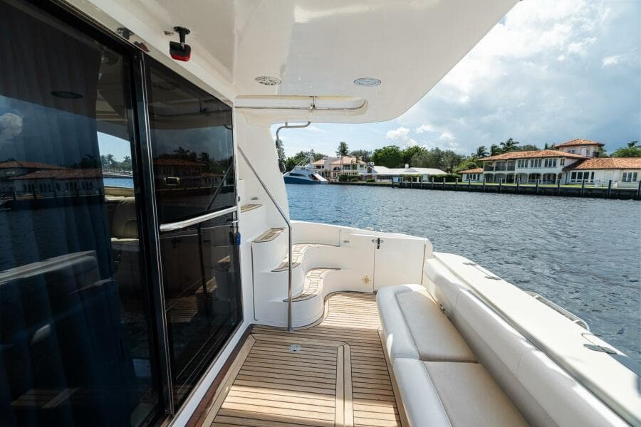2001 Sea Ray 540 Cockpit Motor Yacht
