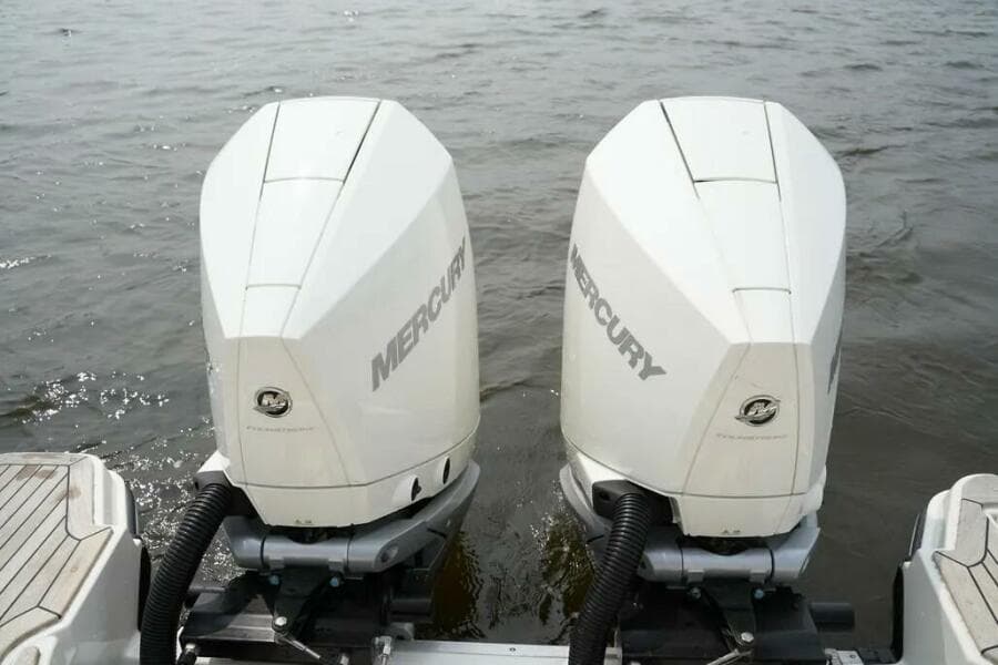 2023 Sea Ray SLX 310 Outboard
