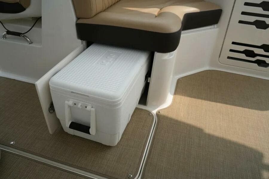 2023 Sea Ray SLX 310 Outboard