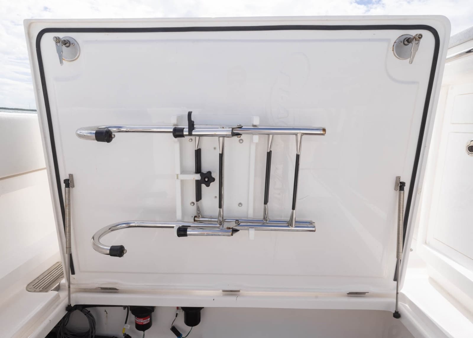 2024 BlackWater 43 Sportfish - Photo 50