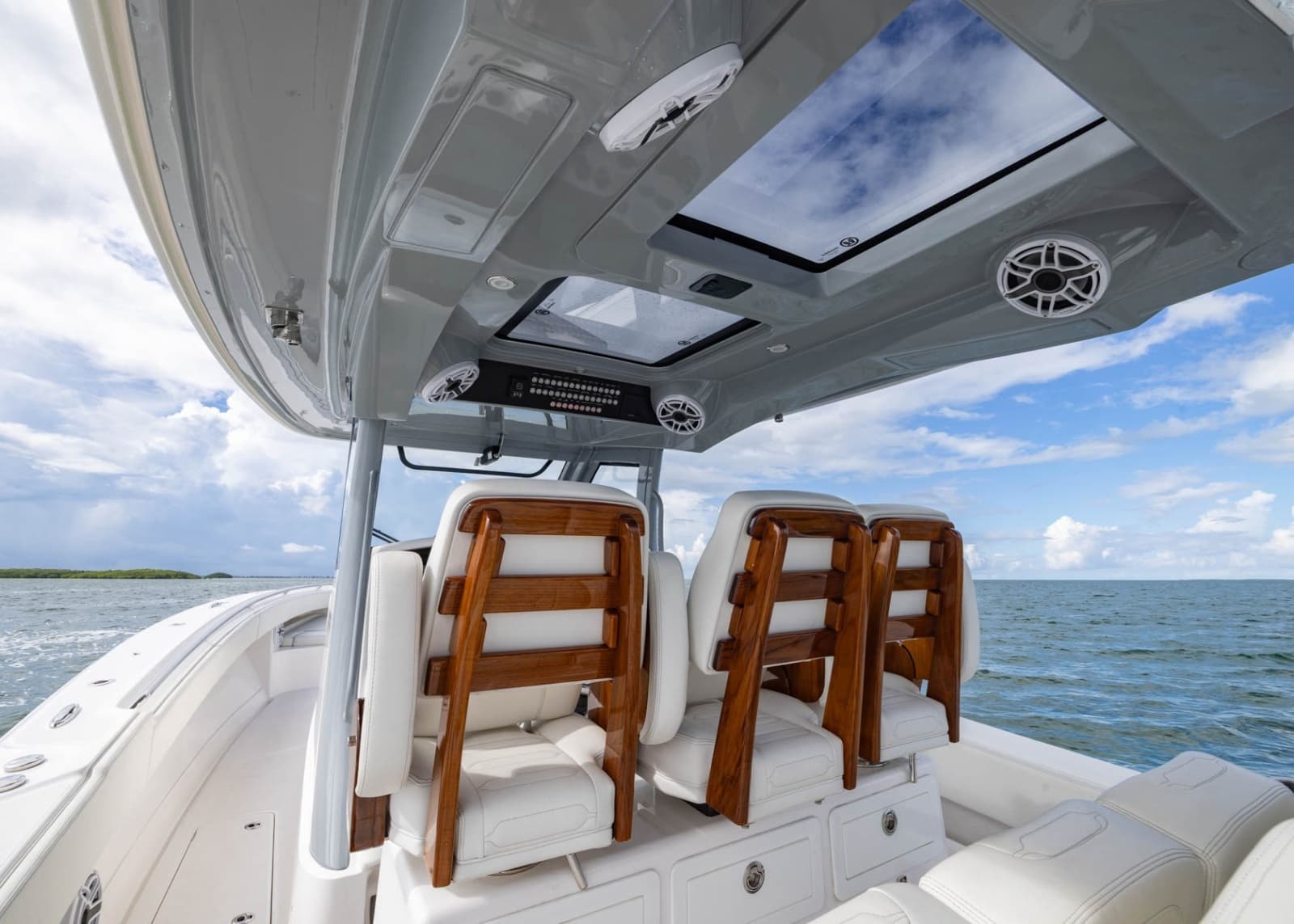 2024 BlackWater 43 Sportfish - Photo 32