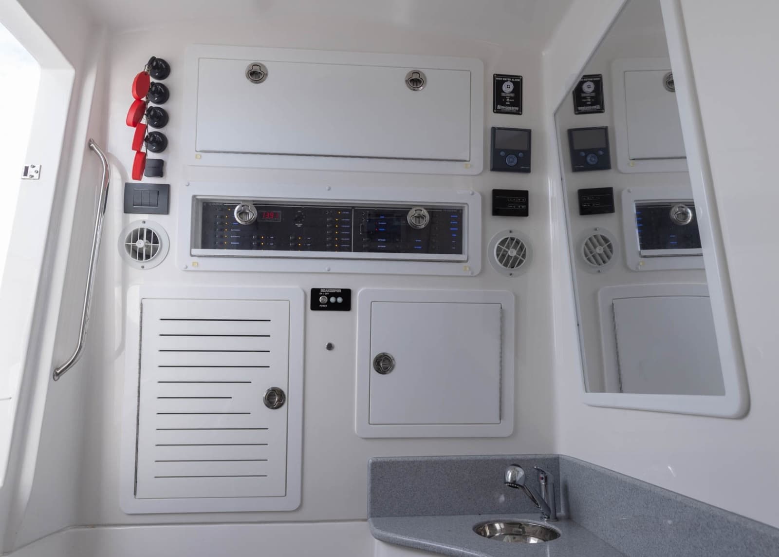 2024 BlackWater 43 Sportfish - Photo 39