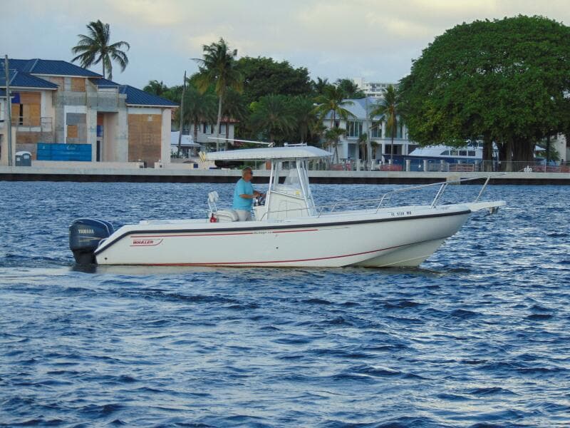 2001 Boston Whaler 26 Outrage