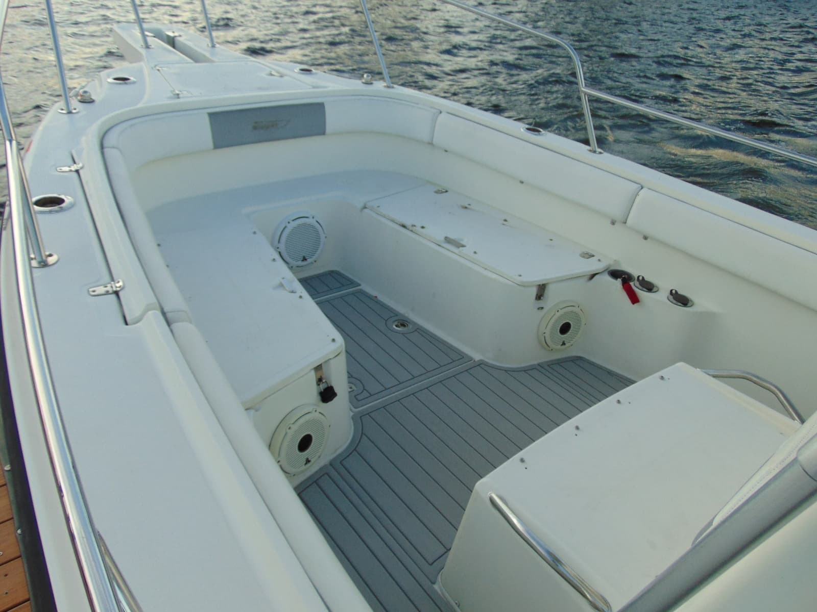 2001 Boston Whaler 26 Outrage - Photo 4