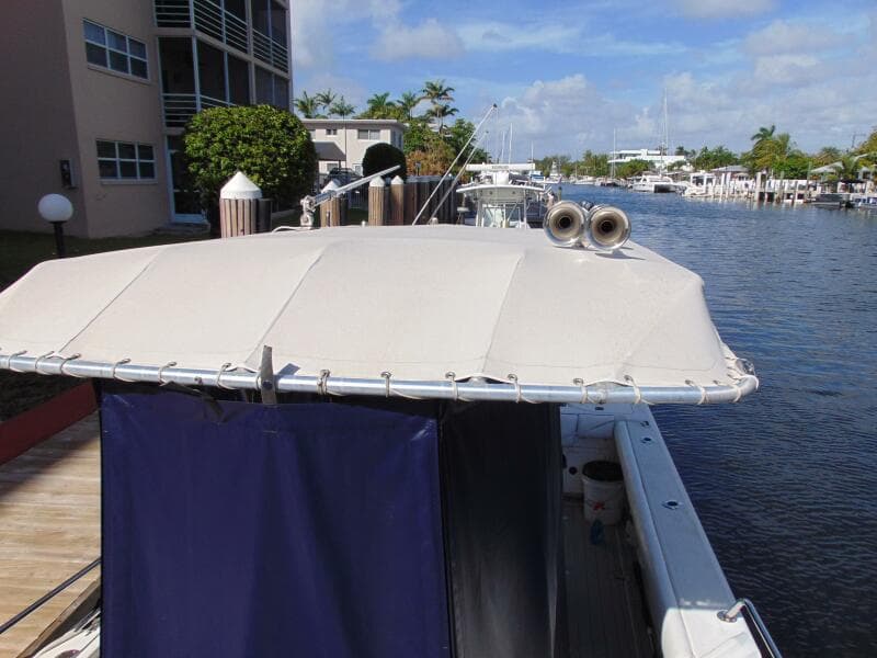 2001 Boston Whaler 26 Outrage