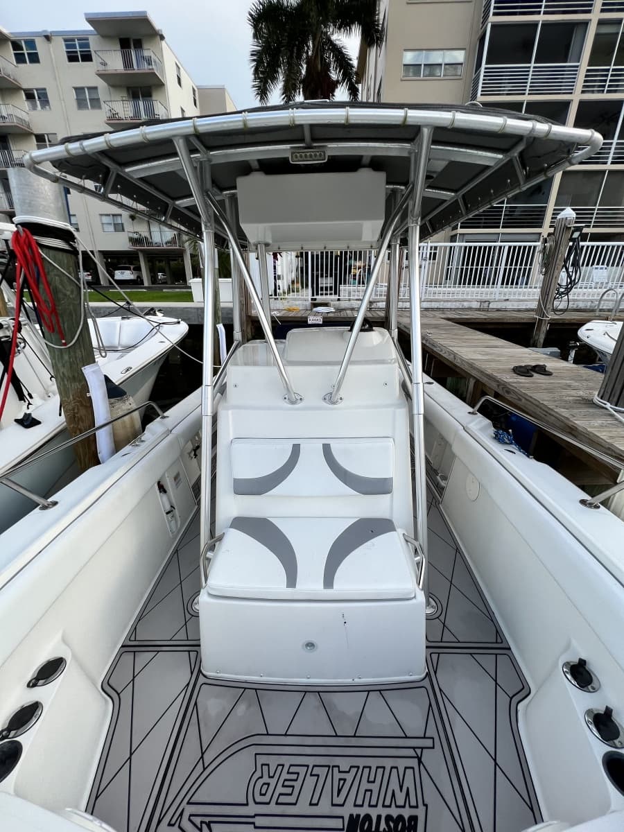 2001 Boston Whaler 26 Outrage - Photo 9