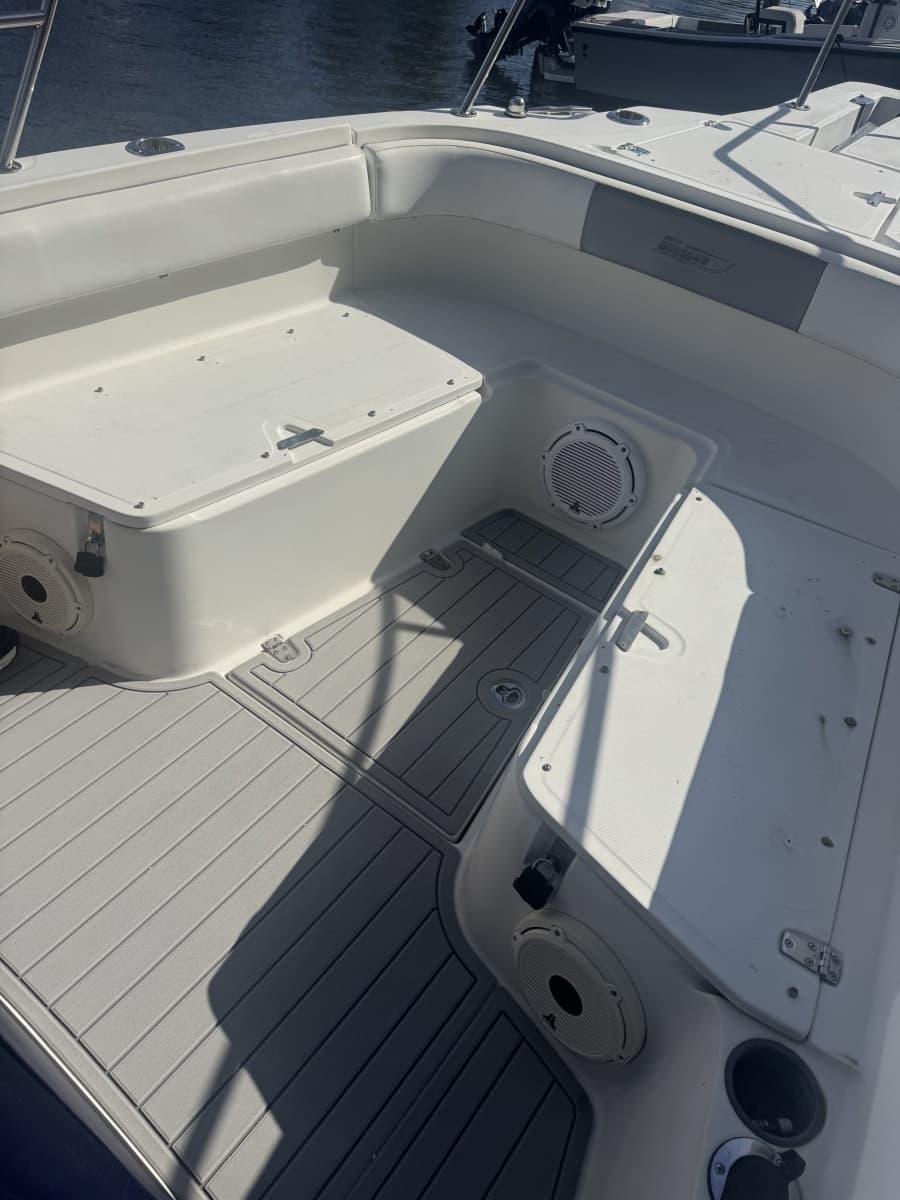 2001 Boston Whaler 26 Outrage - Photo 10