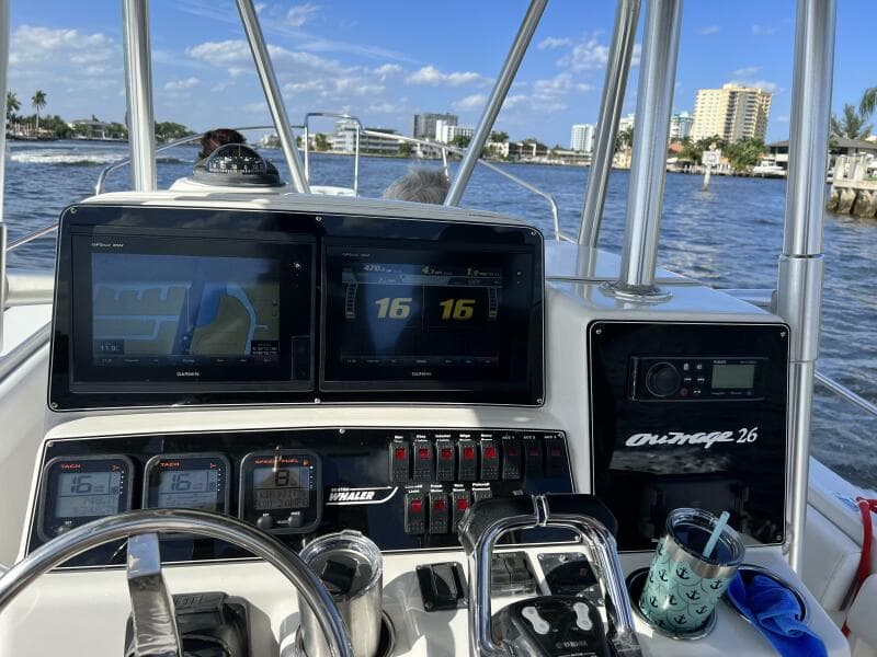 2001 Boston Whaler 26 Outrage