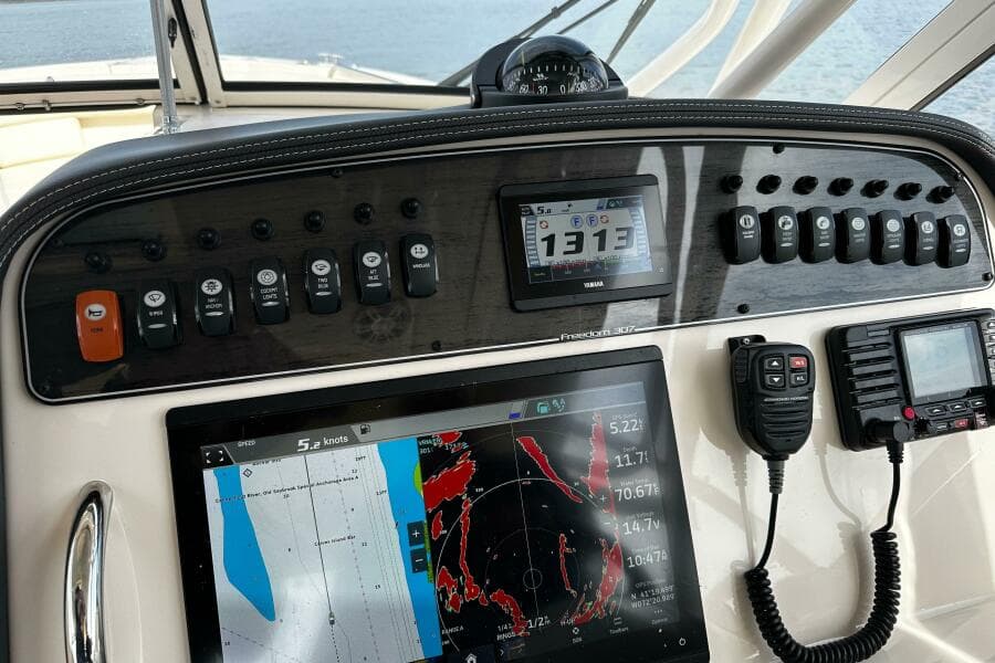 2023 Grady-White Freedom 307