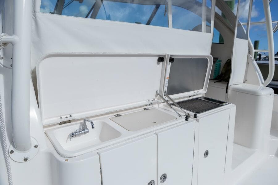 Pursuit 38 - TRACKER - Cockpit Storage