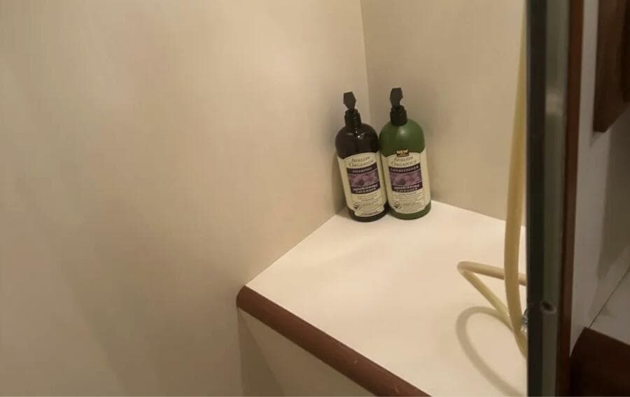 1988 Ocean Alexander 42 Aft Cabin