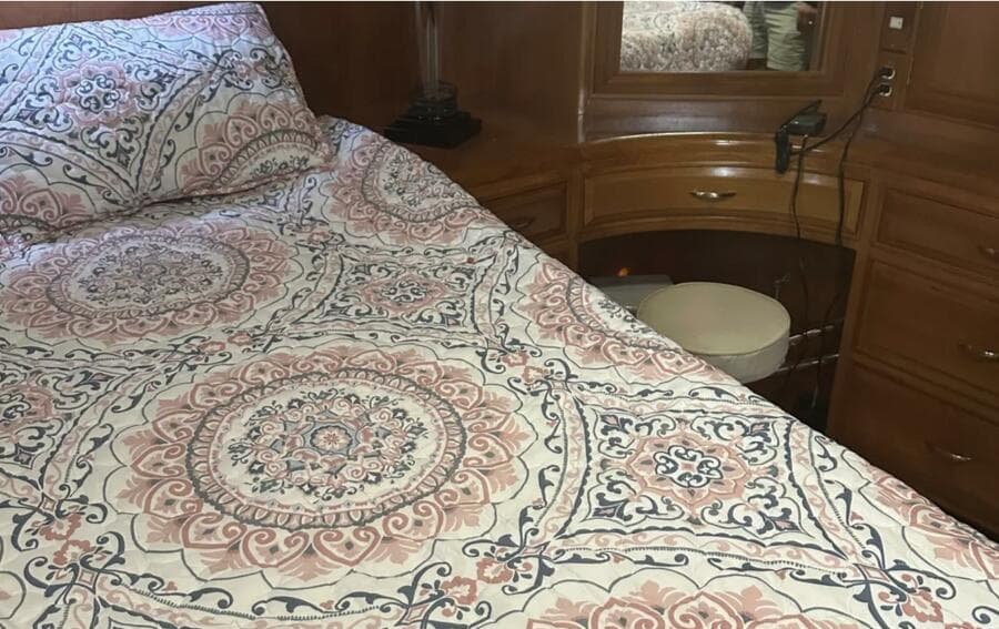 1988 Ocean Alexander 42 Aft Cabin