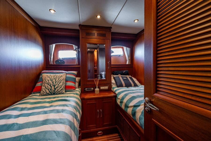 2007 Grand Banks 59 Aleutian Raised Pilothouse