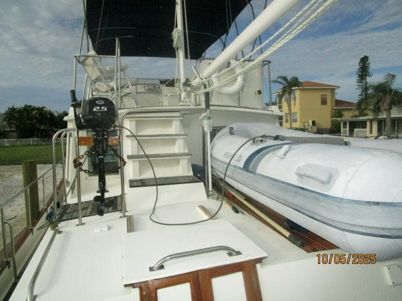 42' Grand Banks trunk cabin forward