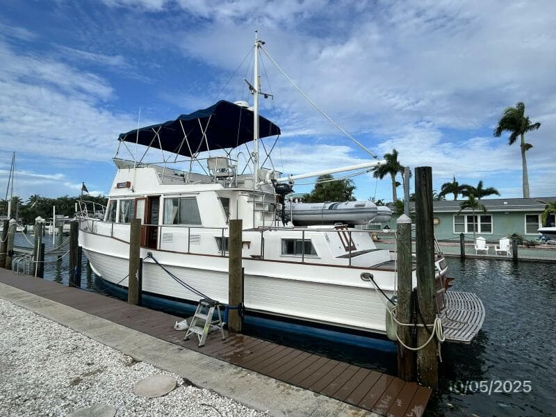 42' Grand Banks port aft profile