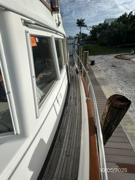 42' Grand Banks port side deck2