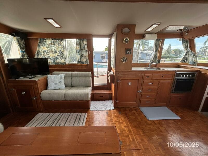 42' Grand Banks salon port