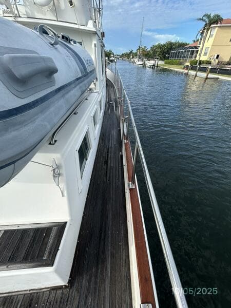 42' Grand Banks starboard side deck1
