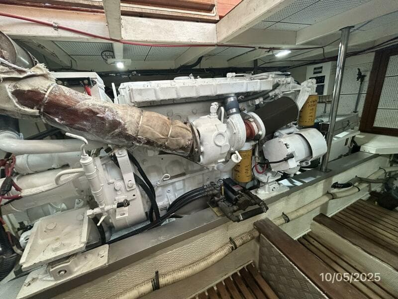 42' Grand Banks port main engine3